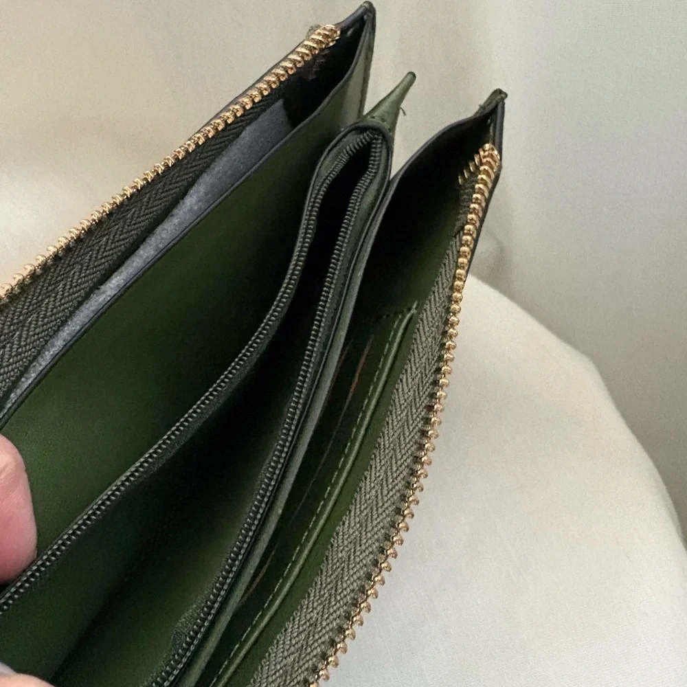 Brand New Green Leather Wristlet / Clutch/ Wallet - Picture 4 of 6